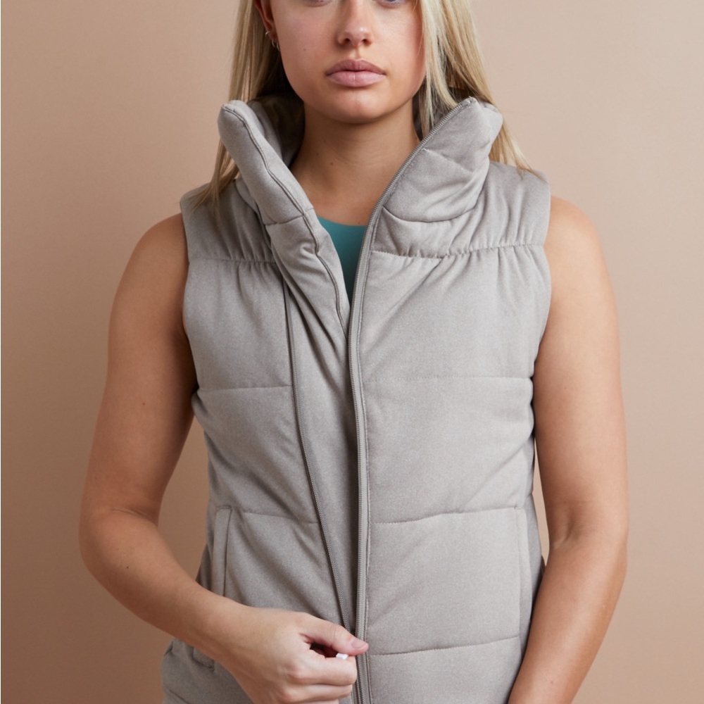 Savvi Meg Vest, Size Small, New without tags, Khaki/Tan Color - Picture 3 of 13